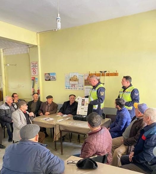 Jandarmadan Vatandaşlara "Trafik Güvenliği" Eğitimi