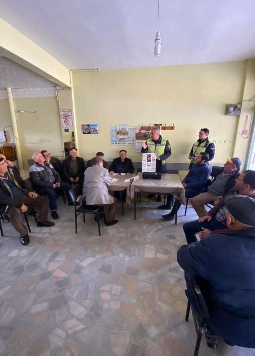 Jandarmadan Vatandaşlara "Trafik Güvenliği" Eğitimi