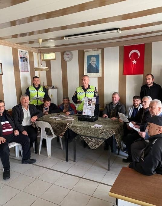 Jandarmadan Vatandaşlara "Trafik Güvenliği" Eğitimi