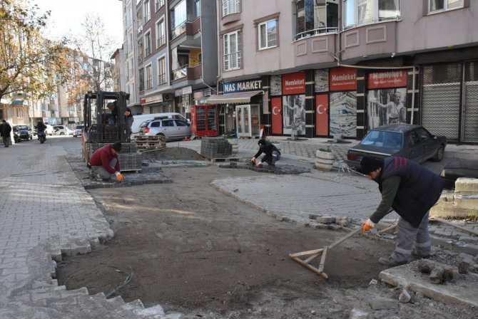 Edremit Belediyesi’nden Yollara Bakım