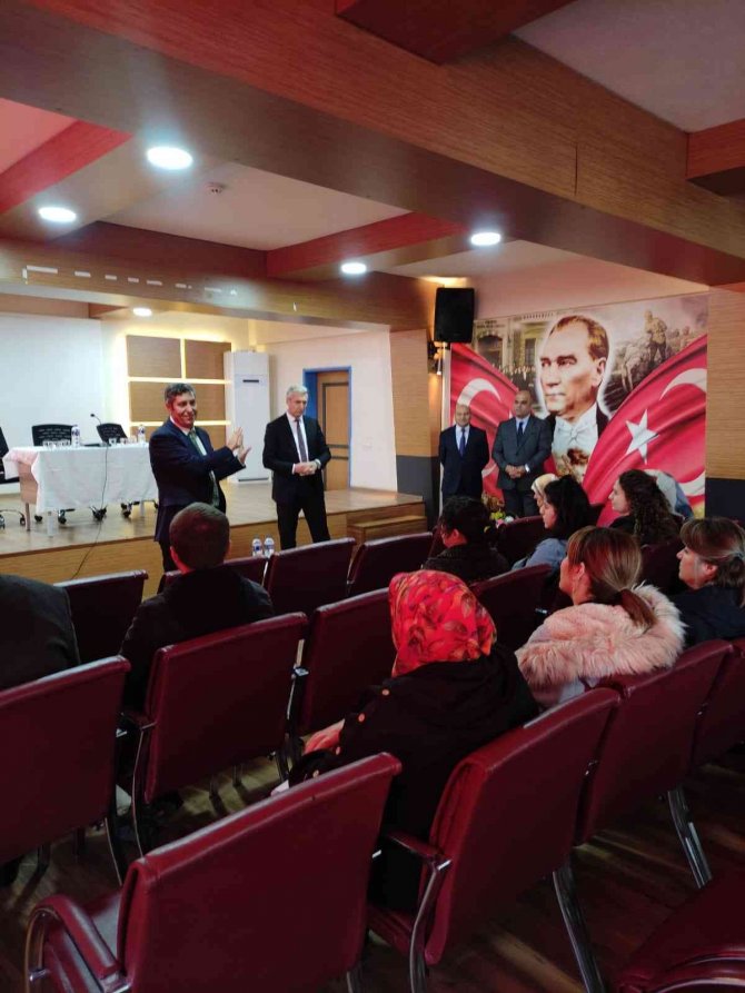 Edremit’te Aile Okulu Projesi