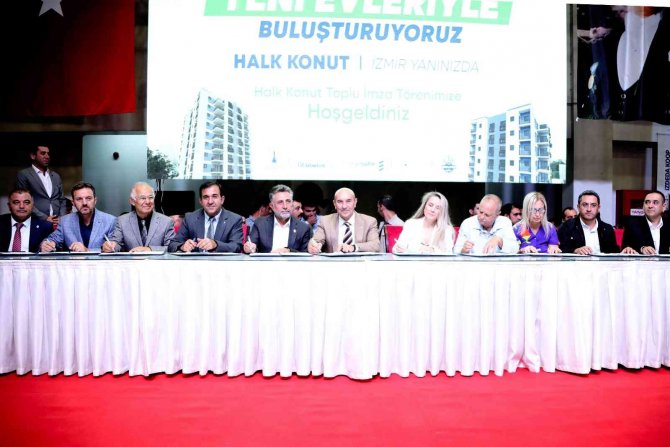 Bayraklı’da Halk Konut Bilgilendirme Ofisi Yüzleri Güldürdü