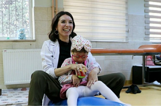 Yaşam Mücadelesini Kazandı, Kendi Gibi Çocuklara Umut Oldu
