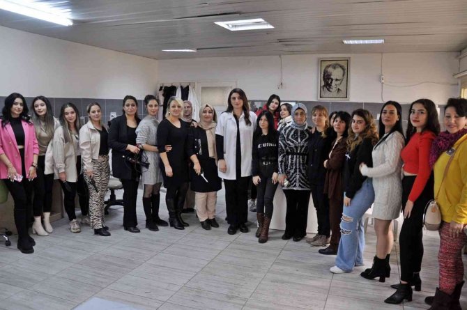 Çukurova Belediyesinin Kuaförlük Kursu İlgi Görüyor