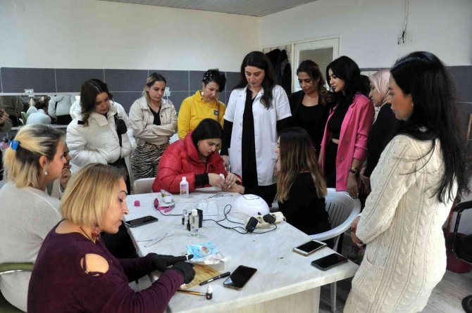 Çukurova Belediyesinin Kuaförlük Kursu İlgi Görüyor