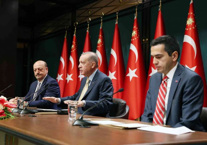 Cumhurbaşkanı Erdoğan Yeni Asgari Ücreti Açıkladı