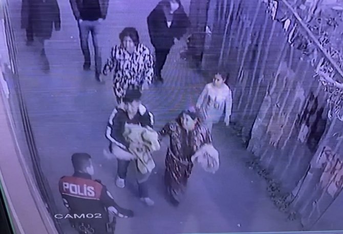 Fatih’te 8 Aylık Süs Köpeğine Bıçak Darbesi