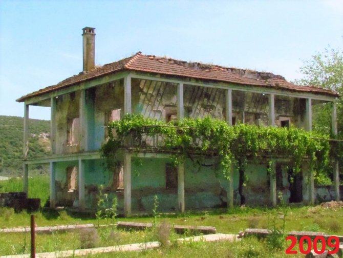 Tarihi Balık Çiftliği Şimdilerde Koyun Ağılı Oldu