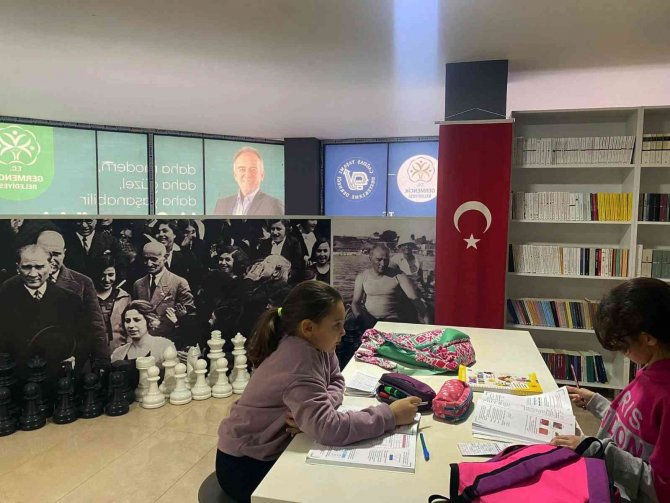 Germencik Belediyesi’nin Kütüphanesine Yoğun İlgi