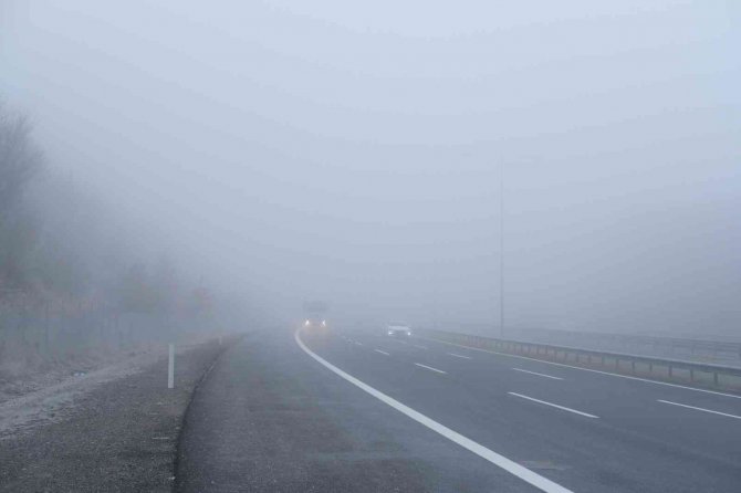 Tem Otoyolu Bolu Geçişinde Sis Etkili Oluyor