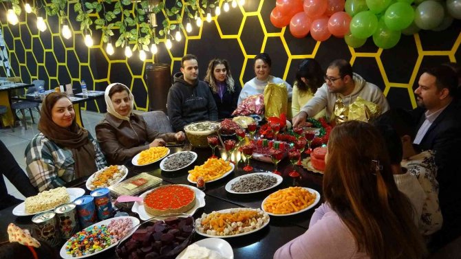 İ̇ranlılar 21 Aralık Gecesini Van’da Kutladı