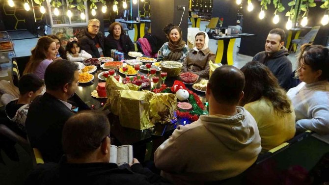 İ̇ranlılar 21 Aralık Gecesini Van’da Kutladı