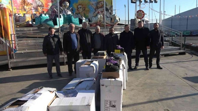 Yalovalı Hayırseverden İhtiyaç Sahibi Çocuklara Ayakkabı Yardımı