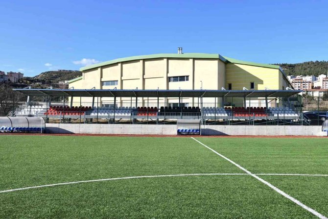 Bilecik’te Futbol Sahası Yenileniyor