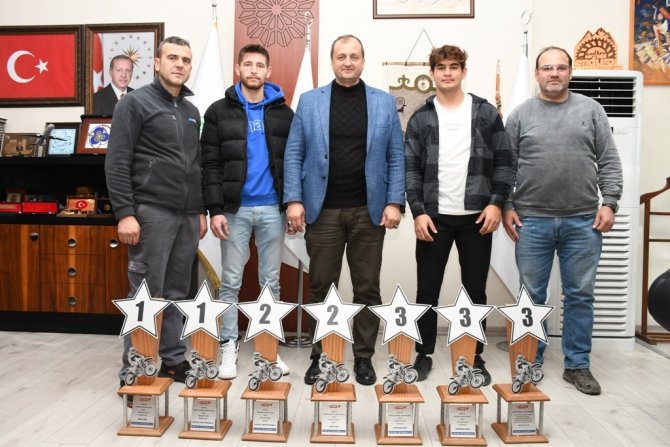İ̇znik Motosiklet Spor Klübü Tüm Kupaları Aldı
