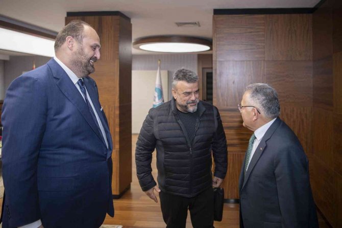 Başkan Büyükkılıç’a, Sevilen Sanatçı Bülent Serttaş’tan Ziyaret