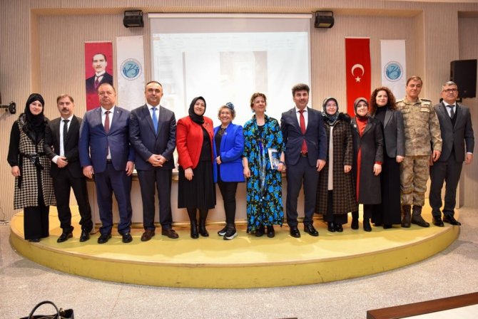 Üniversitede “Prof. Dr. Alaeddin Yavaşca’yı An(la)mak” Başlıklı Söyleşi Gerçekleştirildi