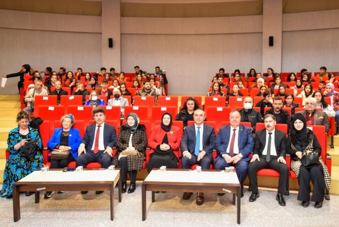 Üniversitede “Prof. Dr. Alaeddin Yavaşca’yı An(la)mak” Başlıklı Söyleşi Gerçekleştirildi