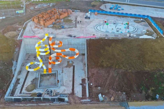 Gölcük’e Çift Kaydıraklı Aquapark Yapılıyor