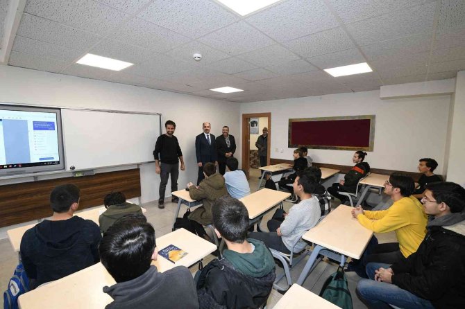 Başkan Altay: “Yarınlarımızı İnşa Edecek Gençlerimize Güveniyorum”