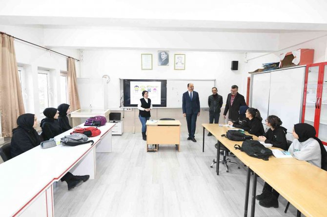 Başkan Altay: “Yarınlarımızı İnşa Edecek Gençlerimize Güveniyorum”