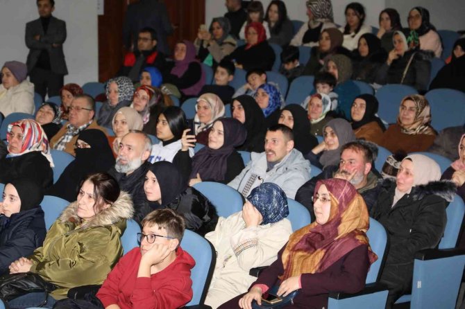 Yazar Aslanhan: "Çocuğunuzun Rol Modeli Sizsiniz"