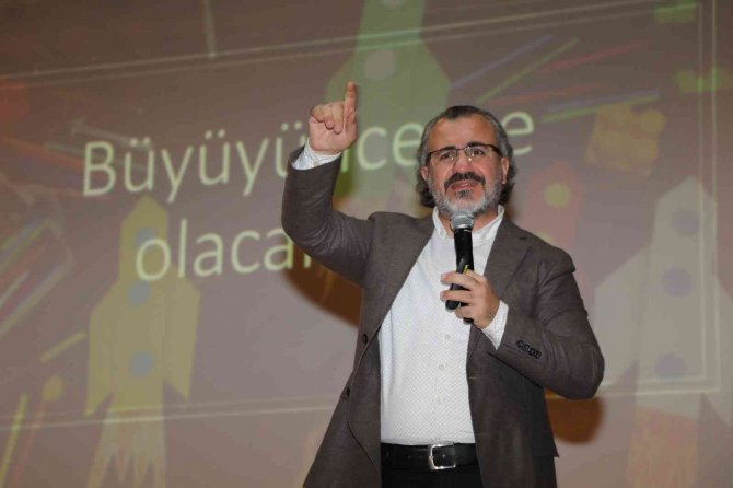 Yazar Aslanhan: "Çocuğunuzun Rol Modeli Sizsiniz"