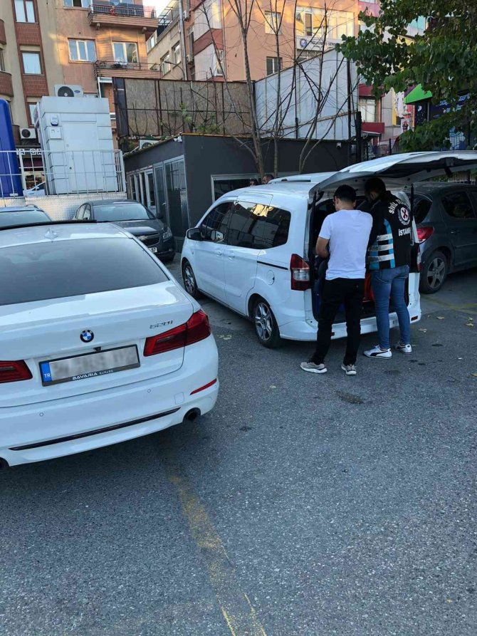 Maltepe’de Ambulansa Yol Vermeyen Sürücüye Cezai İşlem