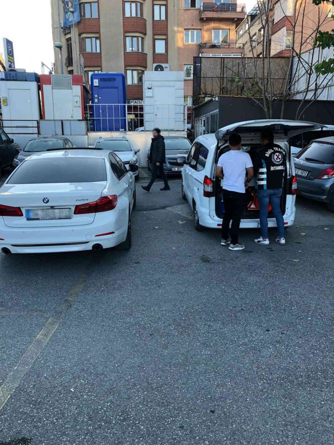 Maltepe’de Ambulansa Yol Vermeyen Sürücüye Cezai İşlem