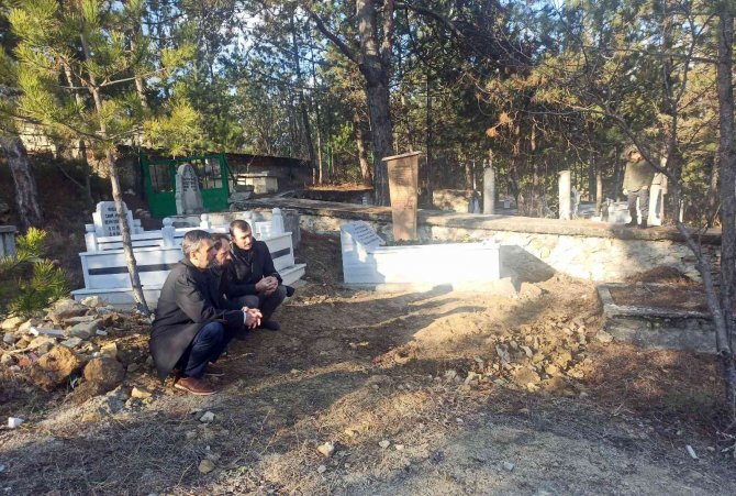 Hattat Ve Müderris Muhiddin Tanır’ın Mezarı Bulunarak Restore Edildi