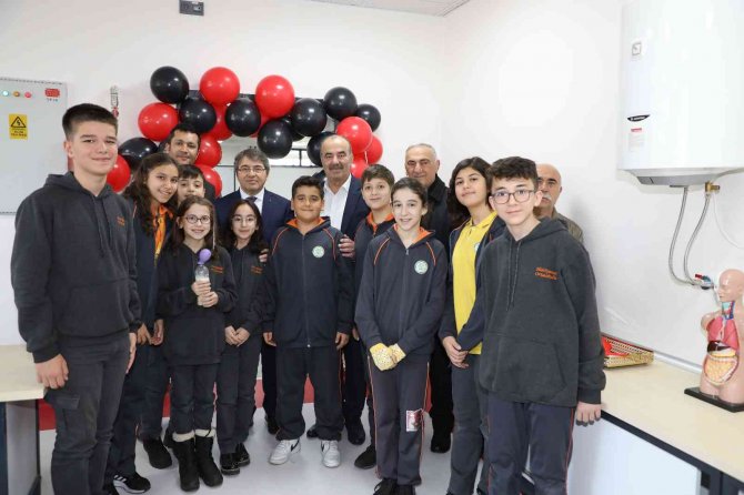 Mudanya Belediyesi’nden Öğrencilere Fen Bilimleri Laboratuvarı