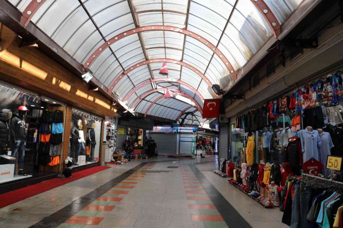 Marmaris Kapalı Çarşı’daki Değişime Birlikte Karar Verilecek