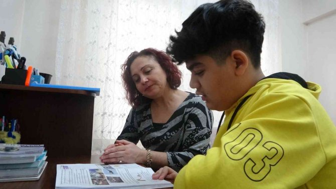 Evde Eğitimden Faydalanan İ̇ğci, Savcı Olmak İstiyor