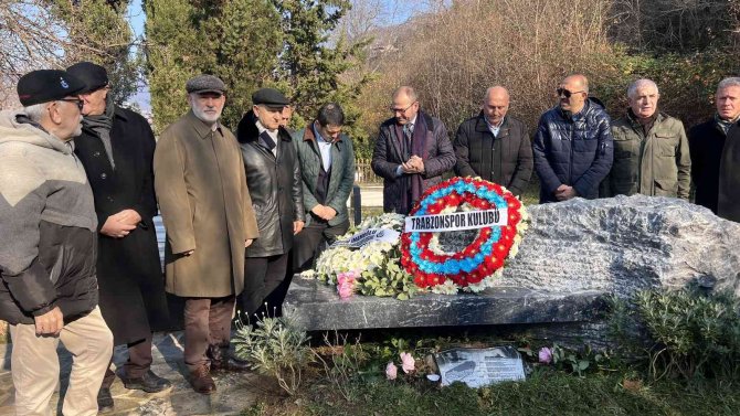 Özkan Sümer, Mezarı Başında Anıldı