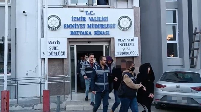 İ̇zmir’de Aranan Şahıslara Yönelik Dev Operasyon