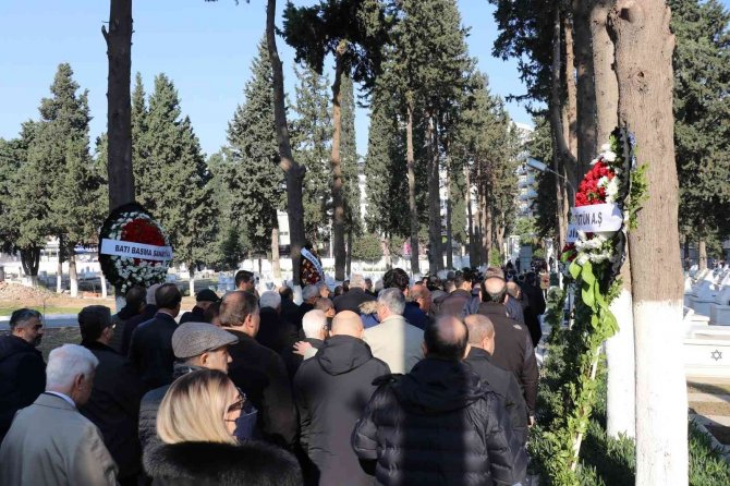 Ei̇b Koordinatör Başkanı Eskinazi’nin Annesi Toprağa Verildi