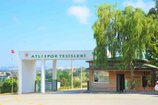 2 Bin Çocuğa Atlı Terapi