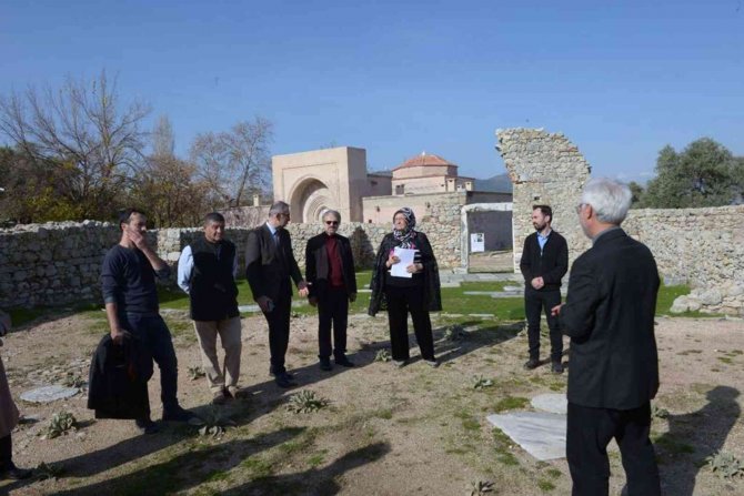 Menteşeoğullarında Mevlevilik İzleri