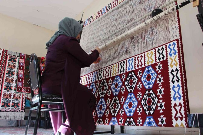 Şırnak Kilimleri Finlandiya, İ̇ran Ve Irak’a Pazarında