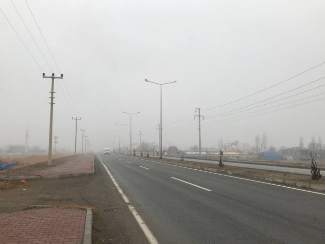 Iğdır-ağrı Karayolunda Sis Etkili Oluyor