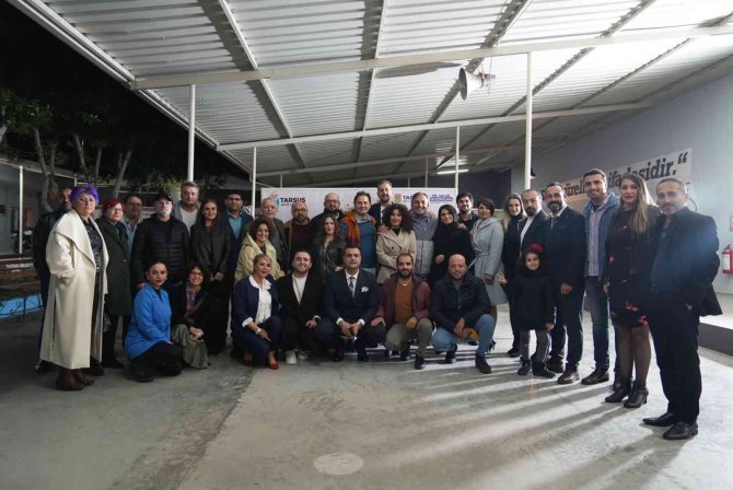 Tarsus Şehir Tiyatrosu, ’Çirkin’ Oyununun Galasını Gerçekleştirdi