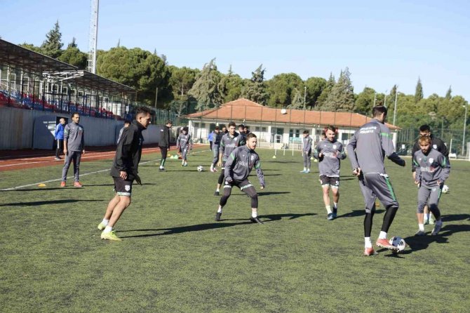 Yeşilçınarspor Kritik Maça 3 Puan Parolası İle Hazırlanıyor