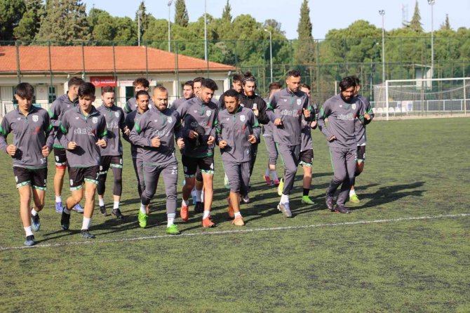 Yeşilçınarspor Kritik Maça 3 Puan Parolası İle Hazırlanıyor