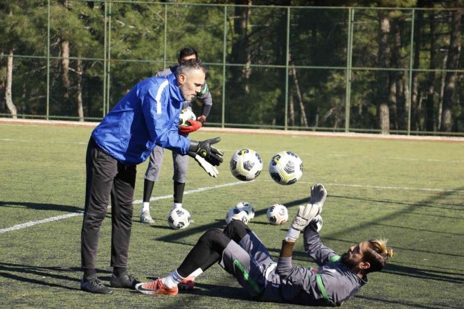 Yeşilçınarspor Kritik Maça 3 Puan Parolası İle Hazırlanıyor