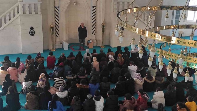 Tobb Kız Anadolu İ̇mam Hatip Lisesi “Vakti Kuşanmak” Etkinliği Düzenledi