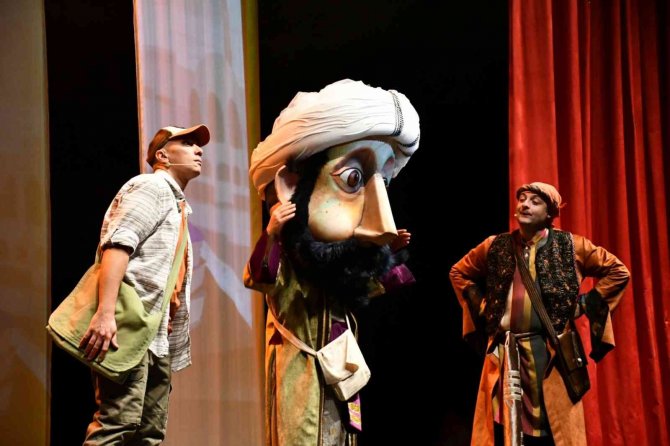 Çocuklar Türk Dünyası Kahramanlarını Tiyatro İle Öğrendi