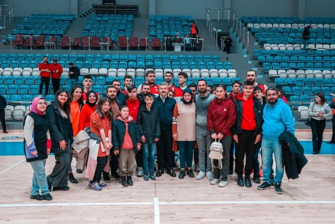 İ̇lkler Şehri Uşak Basketbol Takımı Zafere Odaklandı