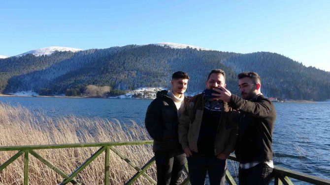 Abant Beyaz Örtüyle Kaplandı