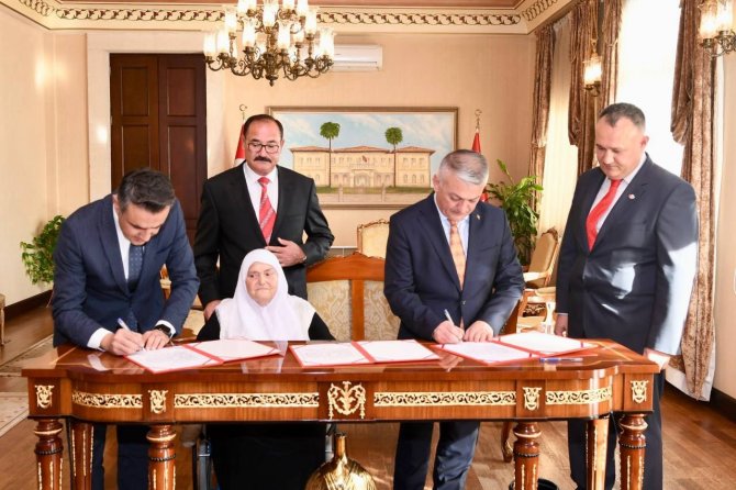 Antalyalı Hayırseverler Şehre Değer Katmaya Devam Ediyor