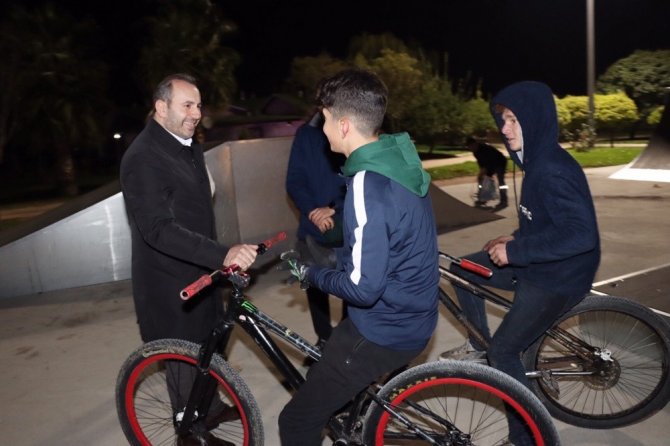 Yalova’da Gençler İçin Kaykay Pisti Yapılıyor